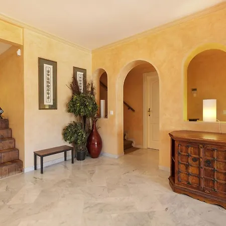 Apartment Puente Romano Penthouse